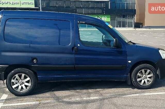 Синий Пежо Partner, объемом двигателя 1.9 л и пробегом 370 тыс. км за 2800 $, фото 1 на Automoto.ua