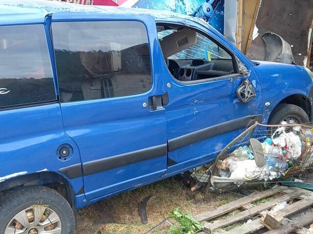 Синий Пежо Partner, объемом двигателя 2 л и пробегом 400 тыс. км за 600 $, фото 1 на Automoto.ua