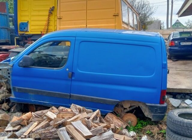 Синий Пежо Partner, объемом двигателя 2 л и пробегом 230 тыс. км за 475 $, фото 1 на Automoto.ua