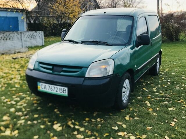 Зеленый Пежо Partner, объемом двигателя 1.9 л и пробегом 300 тыс. км за 1820 $, фото 1 на Automoto.ua