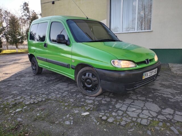 Зеленый Пежо Partner, объемом двигателя 1.9 л и пробегом 500 тыс. км за 2000 $, фото 1 на Automoto.ua