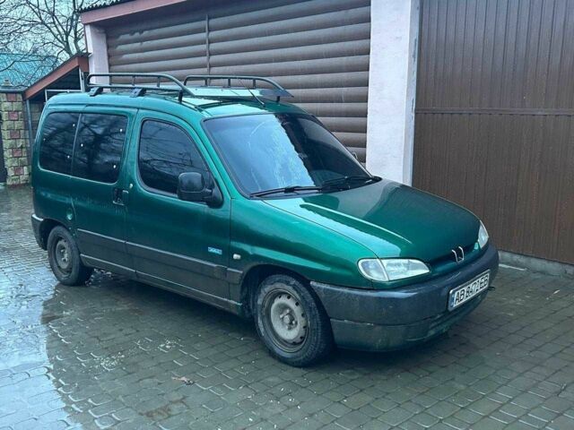 Зеленый Пежо Partner, объемом двигателя 1.4 л и пробегом 350 тыс. км за 3000 $, фото 1 на Automoto.ua