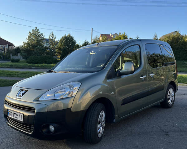 Зеленый Пежо Partner, объемом двигателя 1.56 л и пробегом 223 тыс. км за 7500 $, фото 1 на Automoto.ua