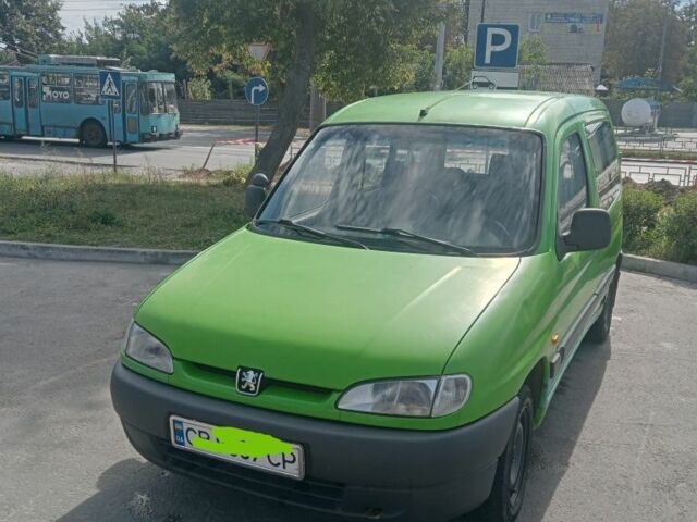 Зелений Пежо Partner, об'ємом двигуна 0 л та пробігом 375 тис. км за 1700 $, фото 1 на Automoto.ua