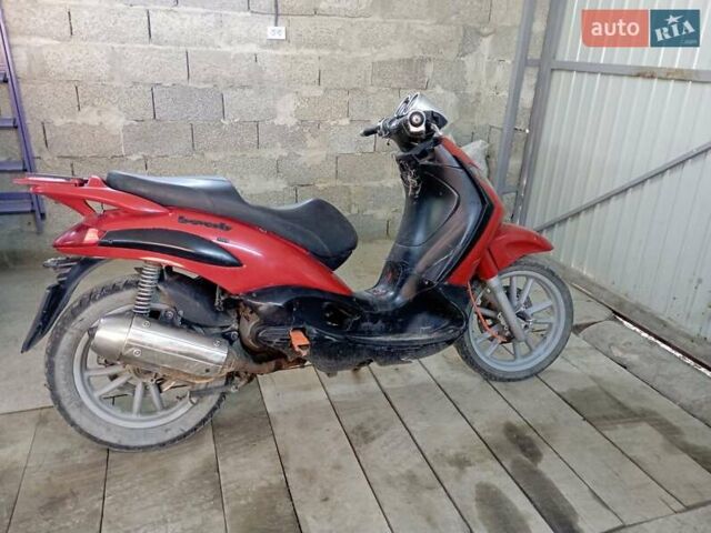 Піаджо Beverly, об'ємом двигуна 0 л та пробігом 300 тис. км за 300 $, фото 1 на Automoto.ua