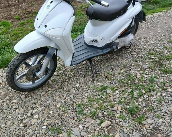Білий Піаджо Liberty, об'ємом двигуна 0 л та пробігом 37 тис. км за 400 $, фото 1 на Automoto.ua
