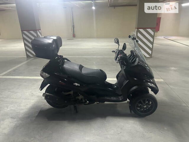 Чорний Піаджо MP3, об'ємом двигуна 0.4 л та пробігом 9 тис. км за 3000 $, фото 1 на Automoto.ua