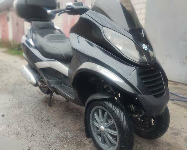Чорний Піаджо MP3, об'ємом двигуна 0.25 л та пробігом 17 тис. км за 3000 $, фото 1 на Automoto.ua