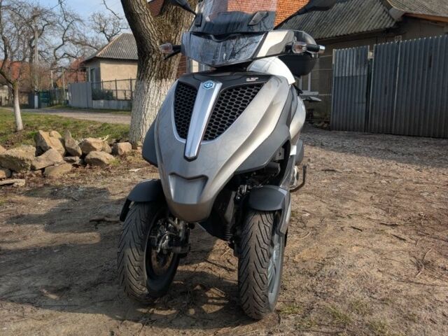 Пиаджо MP3, объемом двигателя 0.3 л и пробегом 0 тыс. км за 2950 $, фото 1 на Automoto.ua