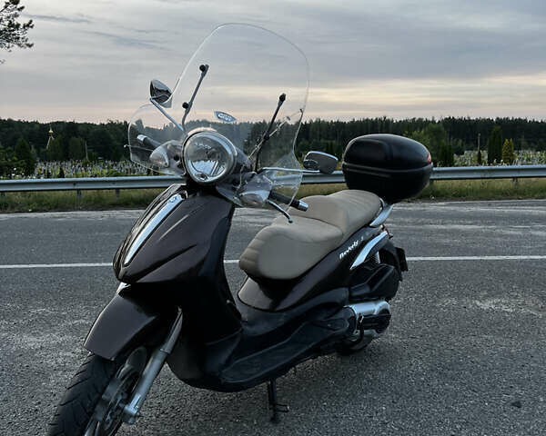 Коричневый Пиаджо Beverly 500, объемом двигателя 0.46 л и пробегом 32 тыс. км за 3400 $, фото 1 на Automoto.ua