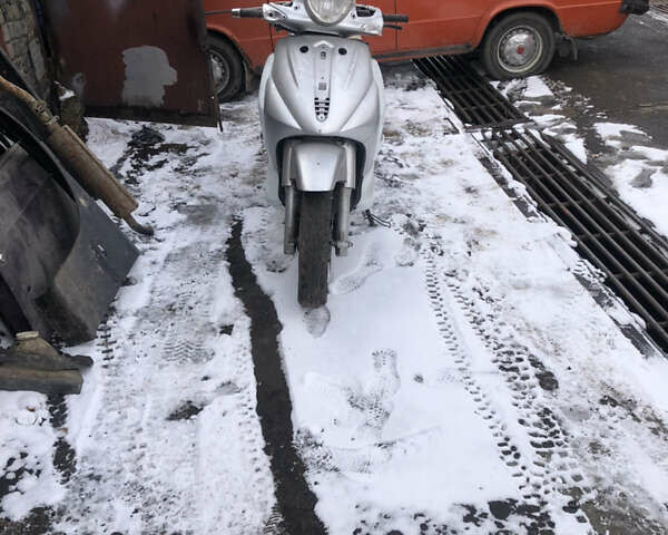 Піаджо Beverly 500, об'ємом двигуна 0 л та пробігом 100 тис. км за 500 $, фото 1 на Automoto.ua