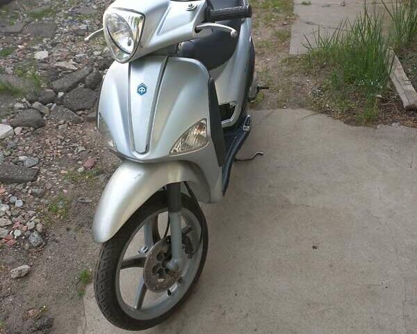 Білий Піаджо Liberty 50, об'ємом двигуна 0 л та пробігом 15 тис. км за 350 $, фото 1 на Automoto.ua