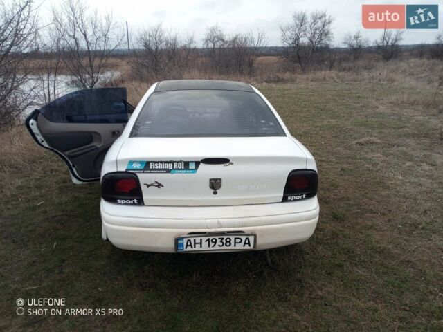 Белый Плимут Неон, объемом двигателя 2 л и пробегом 400 тыс. км за 2500 $, фото 1 на Automoto.ua