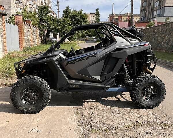 Черный Поларис RZR XP 1000, объемом двигателя 1 л и пробегом 4 тыс. км за 27500 $, фото 1 на Automoto.ua