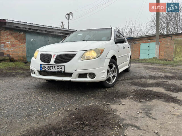 Белый Понтиак Вайб, объемом двигателя 1.8 л и пробегом 293 тыс. км за 3900 $, фото 1 на Automoto.ua