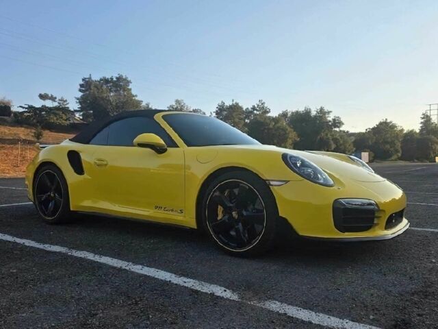 Желтый Порше 911, объемом двигателя 3.8 л и пробегом 74 тыс. км за 78000 $, фото 1 на Automoto.ua