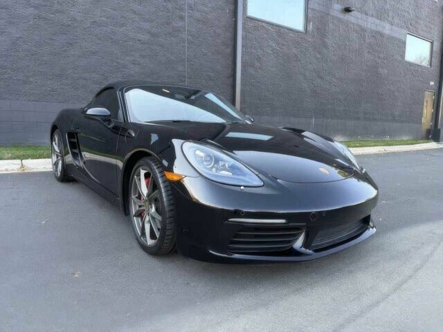 Черный Порше Бокстер, объемом двигателя 2.5 л и пробегом 70 тыс. км за 17000 $, фото 1 на Automoto.ua