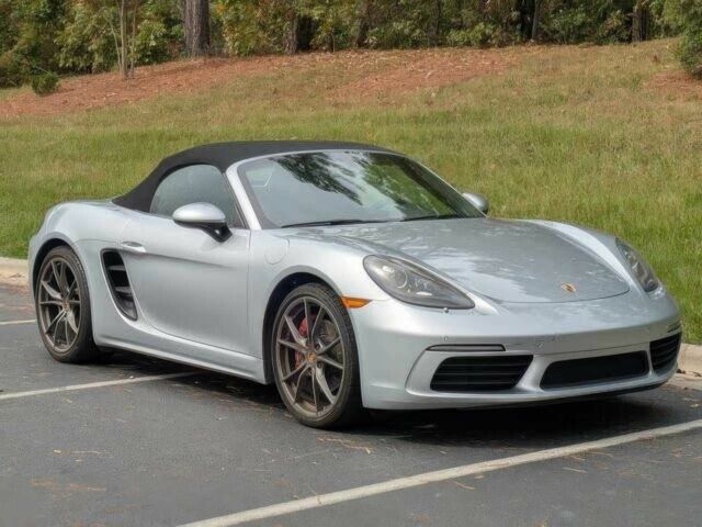 Серый Порше Бокстер, объемом двигателя 2.5 л и пробегом 67 тыс. км за 38000 $, фото 1 на Automoto.ua