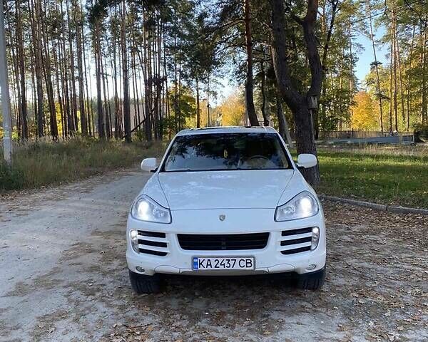 Белый Порше Каен, объемом двигателя 3.6 л и пробегом 196 тыс. км за 10700 $, фото 1 на Automoto.ua