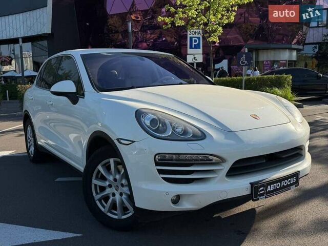Белый Порше Каен, объемом двигателя 3.6 л и пробегом 118 тыс. км за 21990 $, фото 1 на Automoto.ua