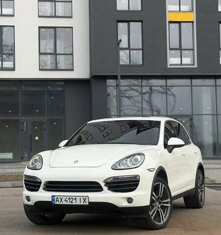 Білий Порше Cayenne, об'ємом двигуна 3 л та пробігом 229 тис. км за 19500 $, фото 1 на Automoto.ua