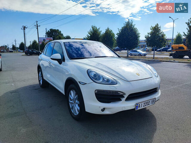 Белый Порше Каен, объемом двигателя 3.6 л и пробегом 120 тыс. км за 18500 $, фото 1 на Automoto.ua