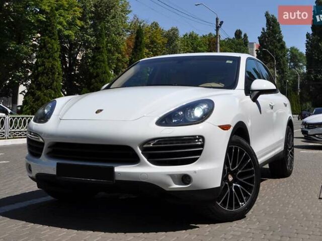 Белый Порше Каен, объемом двигателя 3 л и пробегом 130 тыс. км за 20000 $, фото 1 на Automoto.ua