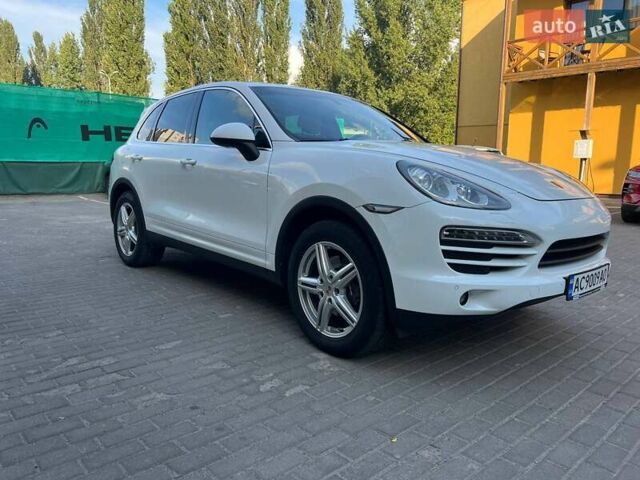 Белый Порше Каен, объемом двигателя 3.6 л и пробегом 300 тыс. км за 13500 $, фото 1 на Automoto.ua