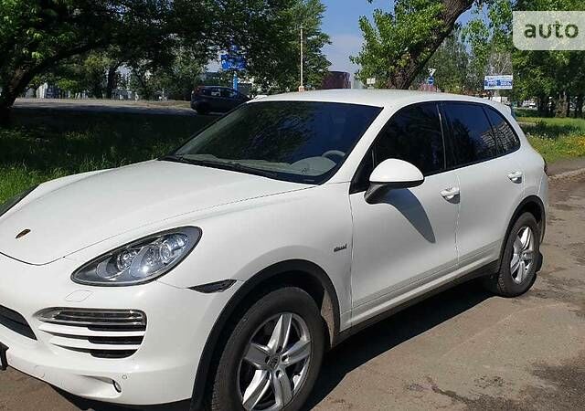 Білий Порше Cayenne, об'ємом двигуна 3 л та пробігом 99 тис. км за 29000 $, фото 1 на Automoto.ua