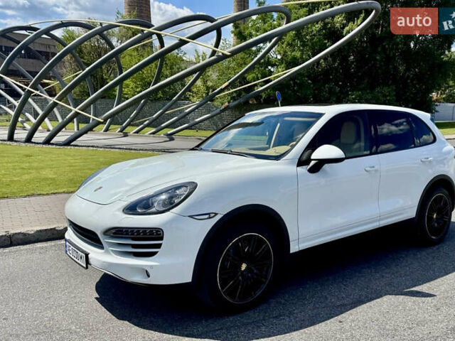 Білий Порше Cayenne, об'ємом двигуна 3 л та пробігом 176 тис. км за 21800 $, фото 1 на Automoto.ua