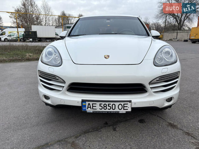 Белый Порше Каен, объемом двигателя 3.6 л и пробегом 249 тыс. км за 16000 $, фото 1 на Automoto.ua