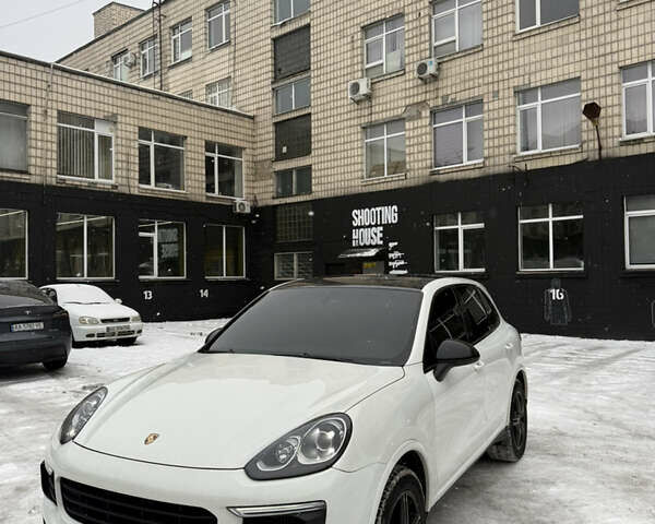 Белый Порше Каен, объемом двигателя 2.99 л и пробегом 190 тыс. км за 20999 $, фото 1 на Automoto.ua