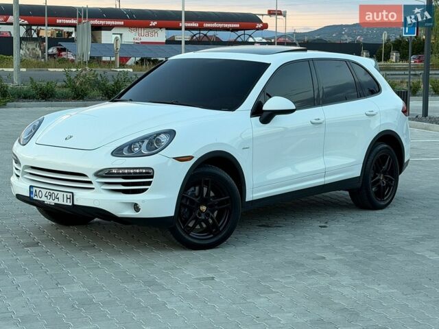Білий Порше Cayenne, об'ємом двигуна 3 л та пробігом 235 тис. км за 17500 $, фото 1 на Automoto.ua