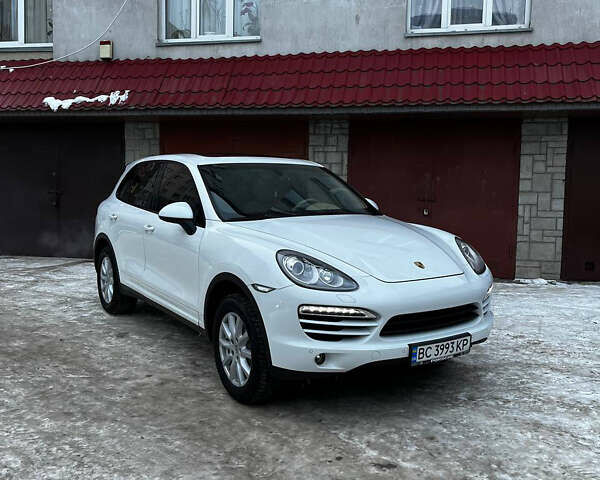 Білий Порше Cayenne, об'ємом двигуна 2.97 л та пробігом 235 тис. км за 21200 $, фото 1 на Automoto.ua