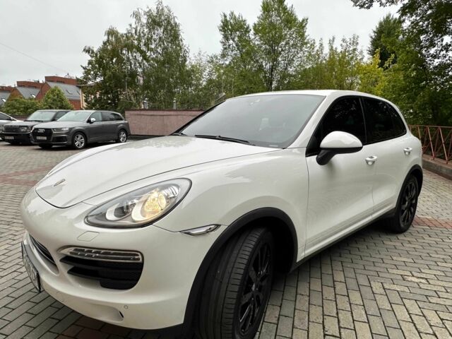 Білий Порше Cayenne, об'ємом двигуна 3 л та пробігом 190 тис. км за 29500 $, фото 1 на Automoto.ua