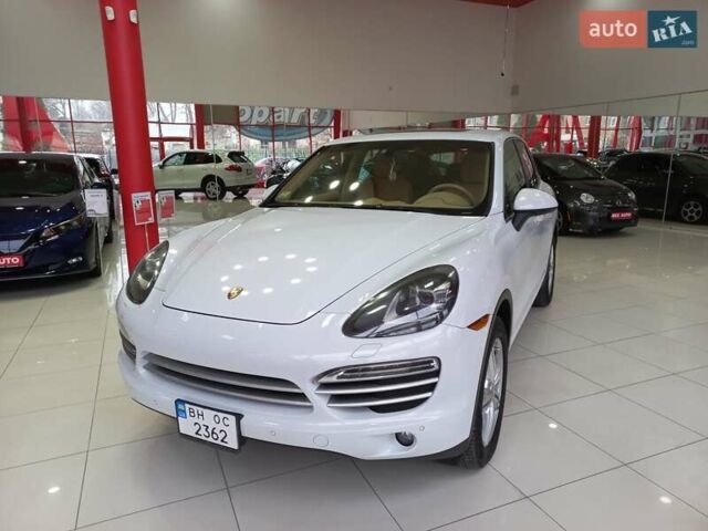 Белый Порше Каен, объемом двигателя 3.6 л и пробегом 210 тыс. км за 22900 $, фото 1 на Automoto.ua