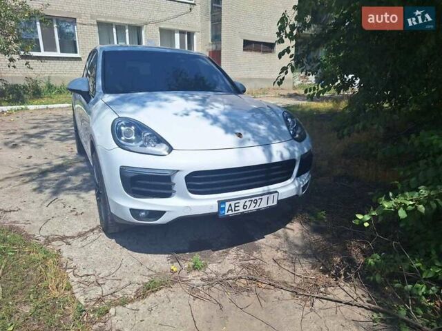 Белый Порше Каен, объемом двигателя 3.6 л и пробегом 150 тыс. км за 25500 $, фото 1 на Automoto.ua