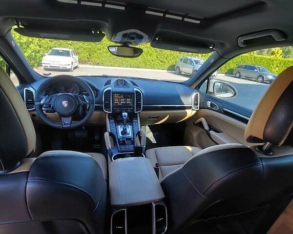 Белый Порше Каен, объемом двигателя 3.6 л и пробегом 280 тыс. км за 22500 $, фото 1 на Automoto.ua
