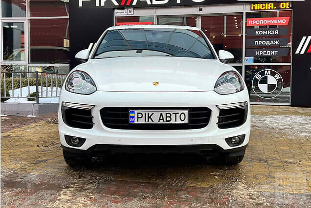 Білий Порше Cayenne, об'ємом двигуна 3 л та пробігом 120 тис. км за 50900 $, фото 1 на Automoto.ua