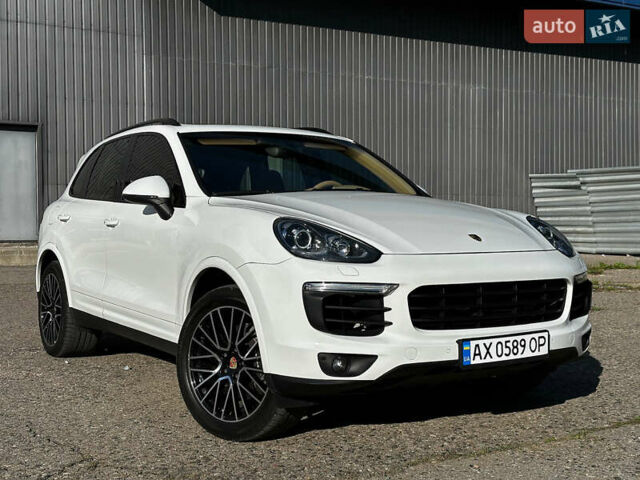 Белый Порше Каен, объемом двигателя 3.6 л и пробегом 170 тыс. км за 26500 $, фото 1 на Automoto.ua
