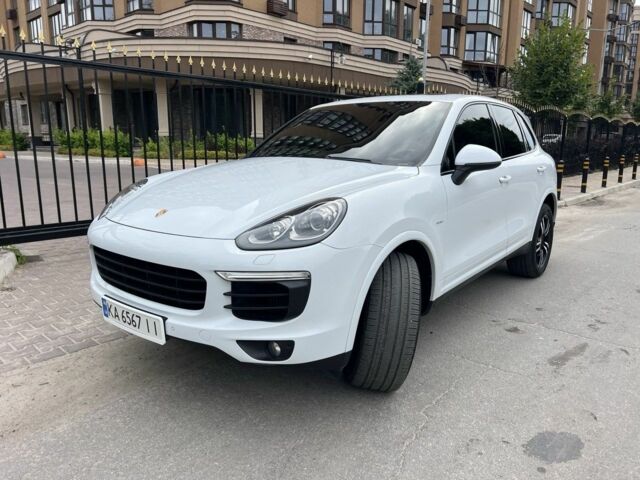 Білий Порше Cayenne, об'ємом двигуна 3 л та пробігом 104 тис. км за 35352 $, фото 1 на Automoto.ua