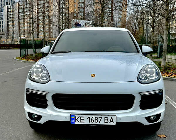 Белый Порше Каен, объемом двигателя 3.6 л и пробегом 98 тыс. км за 33999 $, фото 1 на Automoto.ua