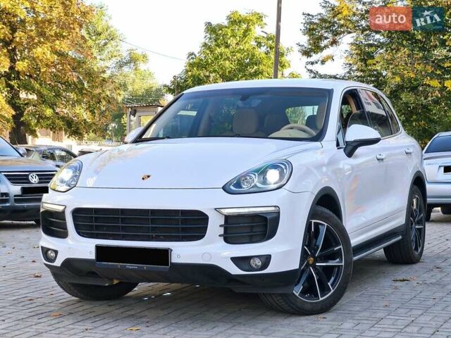 Білий Порше Cayenne, об'ємом двигуна 3.6 л та пробігом 95 тис. км за 31900 $, фото 1 на Automoto.ua