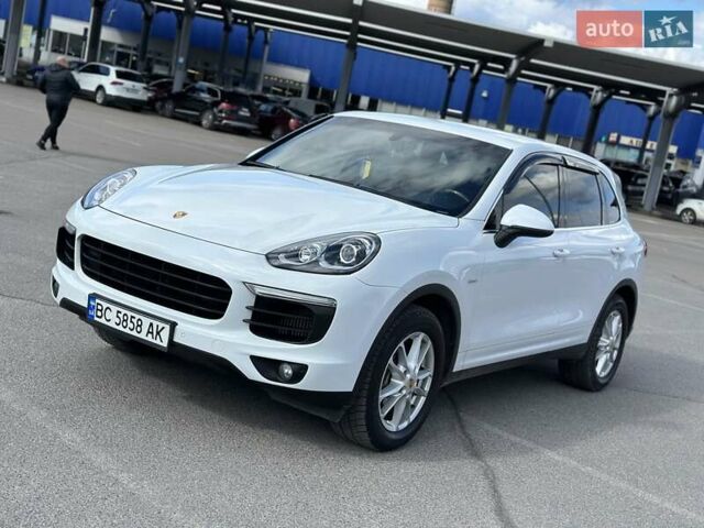 Белый Порше Каен, объемом двигателя 2.97 л и пробегом 150 тыс. км за 44500 $, фото 1 на Automoto.ua