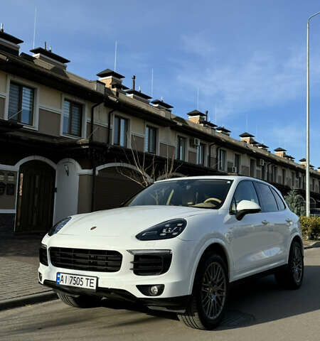 Білий Порше Cayenne, об'ємом двигуна 3 л та пробігом 99 тис. км за 32500 $, фото 1 на Automoto.ua