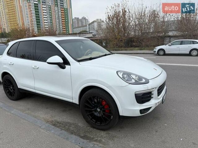 Порше Cayenne 2016 у Києві на Automoto.ua Білий Порше Cayenne, об'ємом двигуна 3.6 л та пробігом 167 тис. км за 24000 $, фото 1 на Automoto.ua