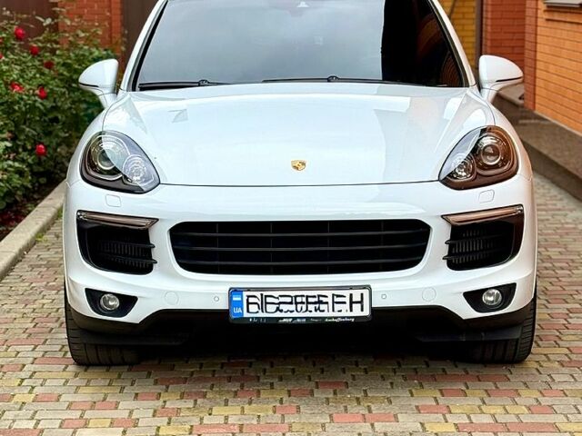 Белый Порше Каен, объемом двигателя 3 л и пробегом 120 тыс. км за 43500 $, фото 1 на Automoto.ua