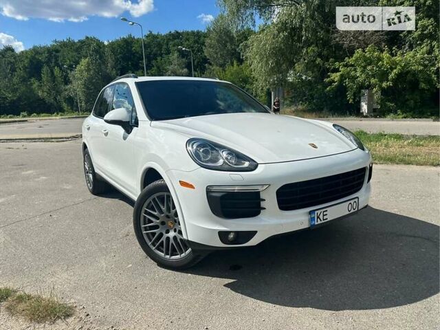 Белый Порше Каен, объемом двигателя 3.6 л и пробегом 130 тыс. км за 35000 $, фото 1 на Automoto.ua