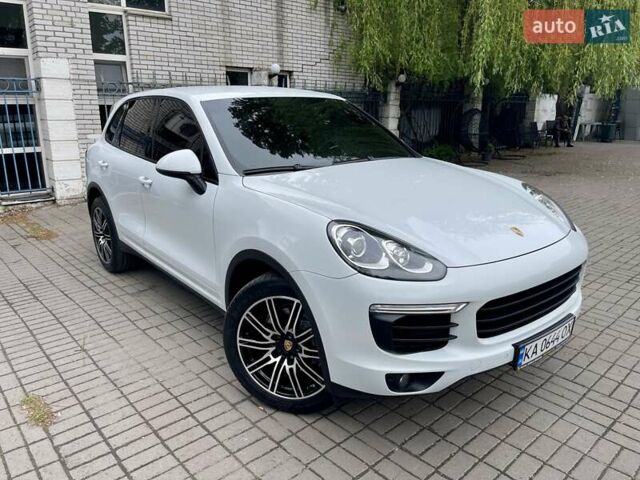 Белый Порше Каен, объемом двигателя 3.6 л и пробегом 148 тыс. км за 32000 $, фото 1 на Automoto.ua
