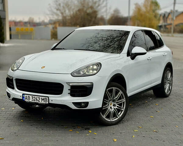 Белый Порше Каен, объемом двигателя 3.6 л и пробегом 126 тыс. км за 28500 $, фото 1 на Automoto.ua